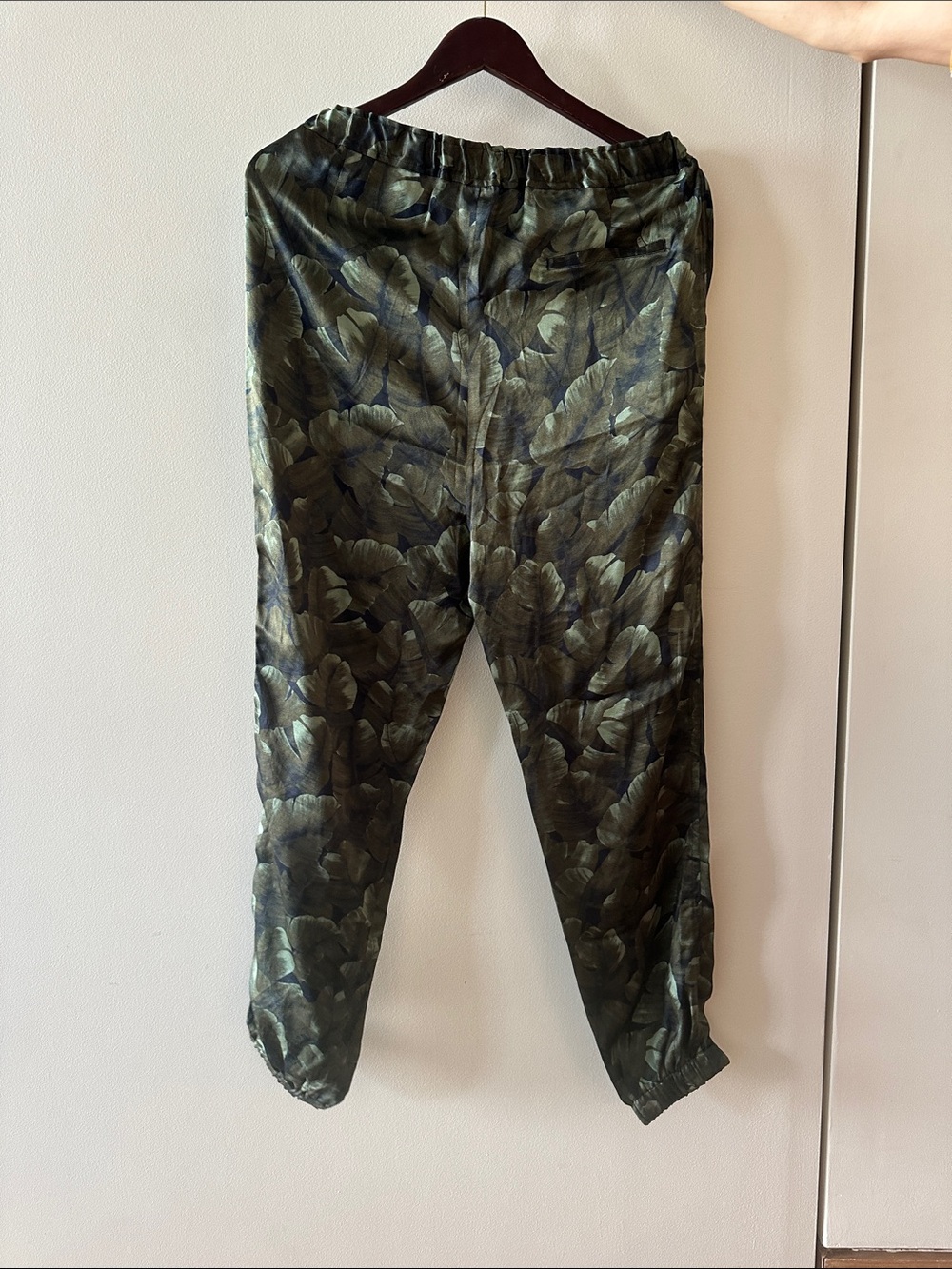 Lanvin Silk Olive Green Leaf-Print Trousers - Picture 2 of 6